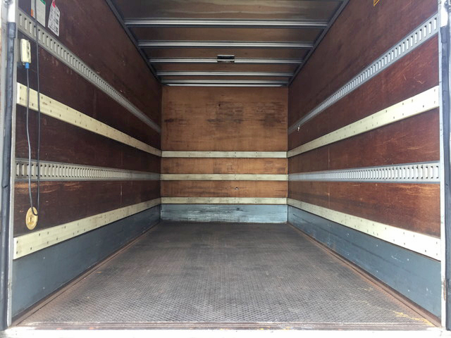 いすゞエルフアルミバン小型（2t・3t）[写真11]