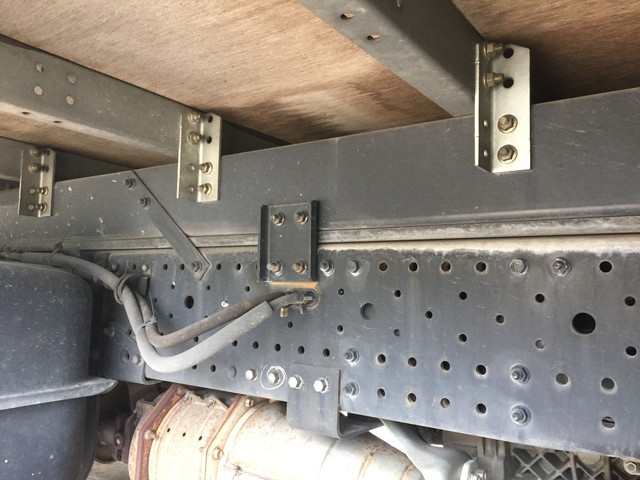 いすゞエルフアルミバン小型（2t・3t）[写真20]