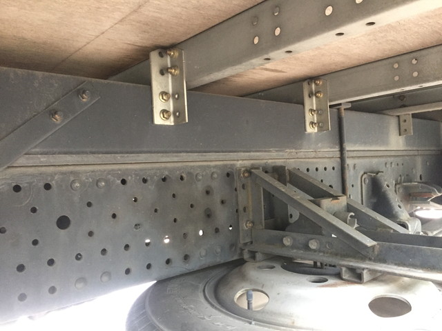 いすゞエルフアルミバン小型（2t・3t）[写真21]