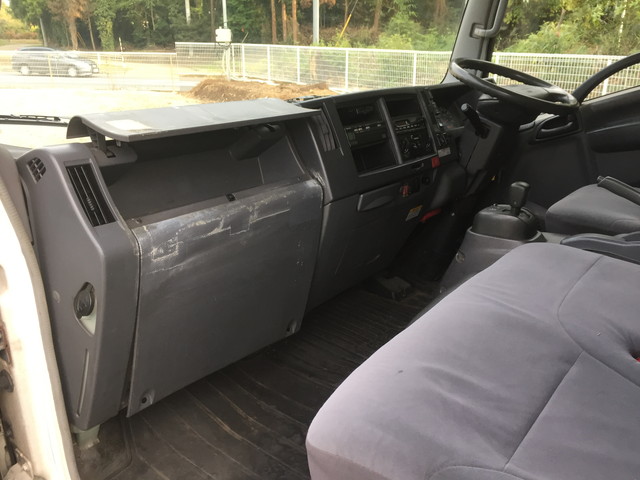 いすゞエルフアルミバン小型（2t・3t）[写真32]