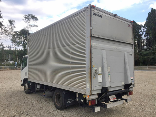 いすゞエルフアルミバン小型（2t・3t）[写真04]