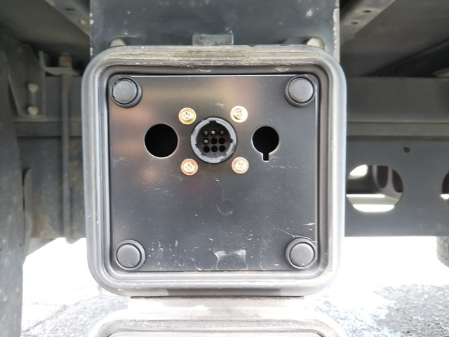 三菱ふそうファイター幌ウイング中型（4t）[写真22]