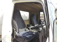 三菱ふそうファイター幌ウイング中型（4t）[写真30]