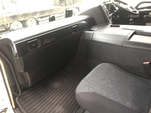 三菱ふそうスーパーグレートトレーラーヘッド（トラクターヘッド）大型（10t）[写真25]