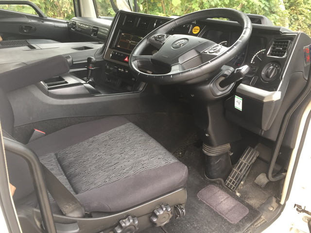 三菱ふそうスーパーグレートトレーラーヘッド（トラクターヘッド）大型（10t）[写真26]