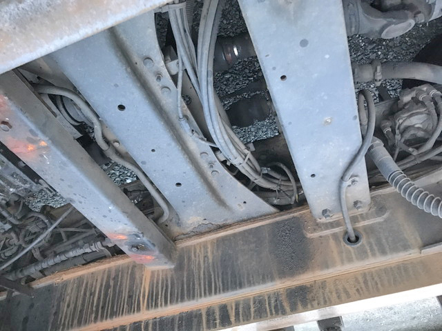 いすゞギガ深ダンプ（土砂禁ダンプ）大型（10t）[写真18]