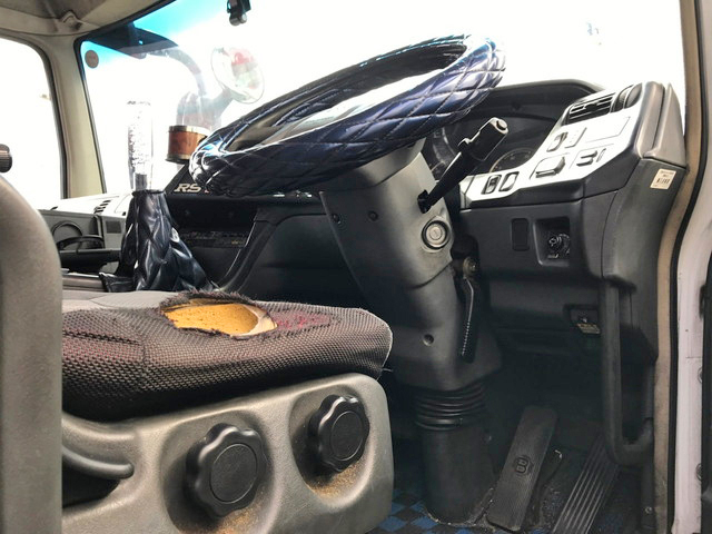 三菱ふそうスーパーグレートパネルウイング大型（10t）[写真22]