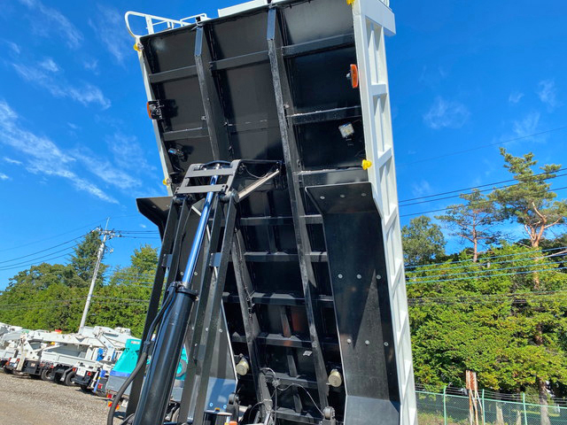 三菱ふそうスーパーグレート深ダンプ（土砂禁ダンプ）大型（10t）[写真17]