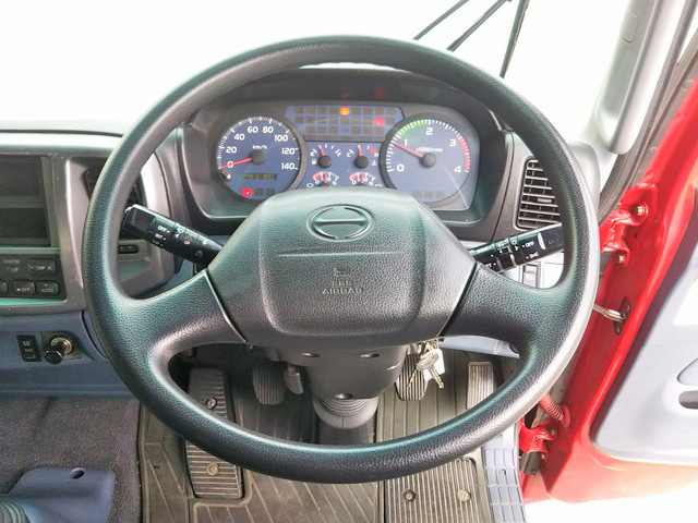 日野レンジャーアルミウイング中型（4t）[写真36]