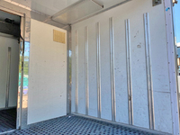 いすゞエルフ冷凍車（冷蔵車）小型（2t・3t）[写真15]