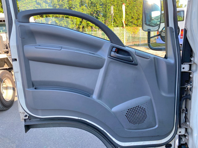 いすゞエルフ冷凍車（冷蔵車）小型（2t・3t）[写真28]