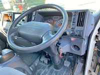 いすゞエルフ冷凍車（冷蔵車）小型（2t・3t）[写真34]