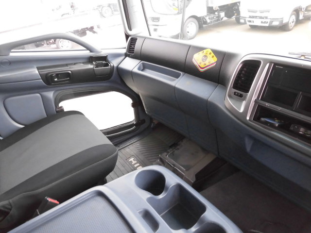 日野レンジャーアルミバン増トン（6t・8t）[写真12]