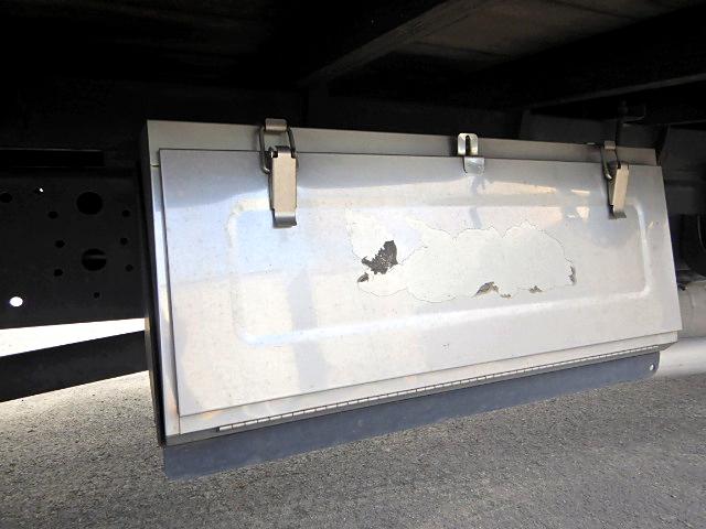 日野レンジャー平ボディ中型（4t）[写真35]