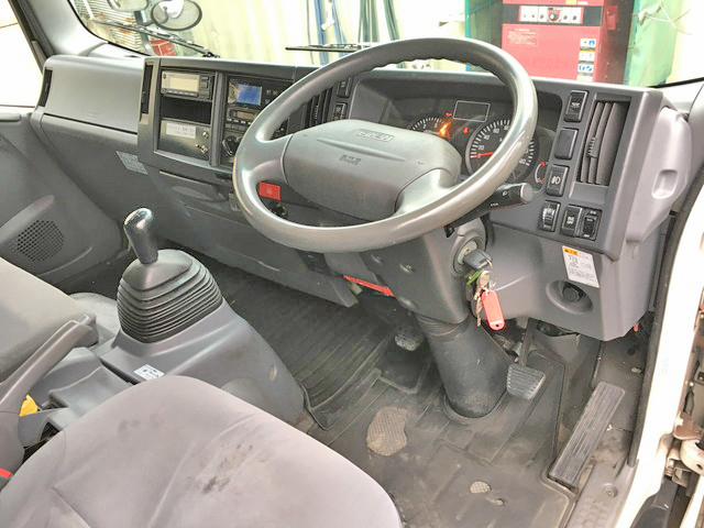 いすゞエルフ冷凍車（冷蔵車）小型（2t・3t）[写真34]