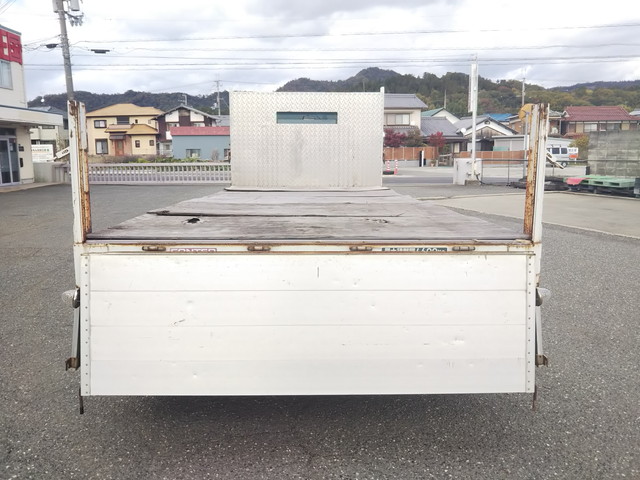 三菱ふそうキャンターアルミブロック小型（2t・3t）[写真10]