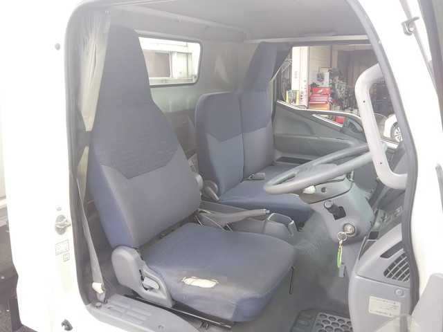 三菱ふそうキャンターアルミブロック小型（2t・3t）[写真24]