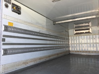 いすゞフォワード冷凍車（冷蔵車）中型（4t）[写真13]