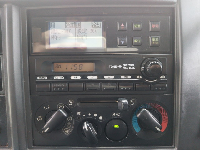 いすゞフォワード冷凍車（冷蔵車）中型（4t）[写真34]