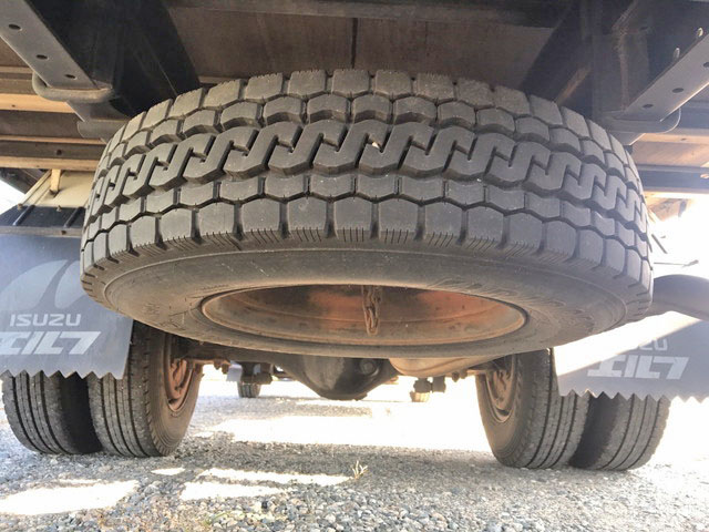 いすゞエルフアルミバン小型（2t・3t）[写真13]