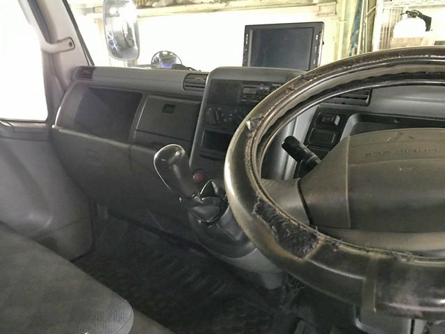 三菱ふそうキャンターダンプ小型（2t・3t）[写真24]