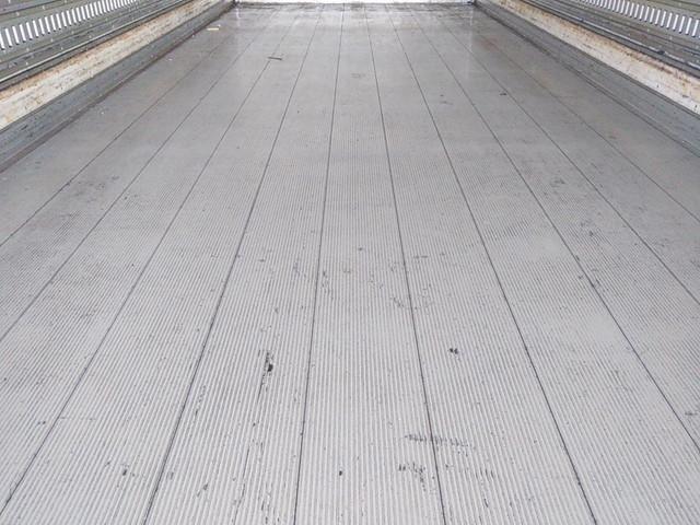 日野レンジャー冷凍車（冷蔵車）中型（4t）[写真14]