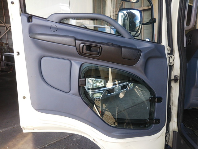 日野レンジャー冷凍車（冷蔵車）中型（4t）[写真21]