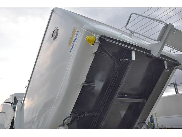 いすゞエルフパッカー車（塵芥車）小型（2t・3t）[写真03]