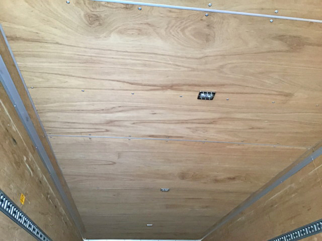 三菱ふそうファイターアルミバン中型（4t）[写真06]