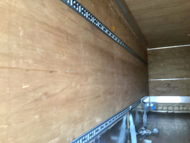 三菱ふそうファイターアルミバン中型（4t）[写真07]