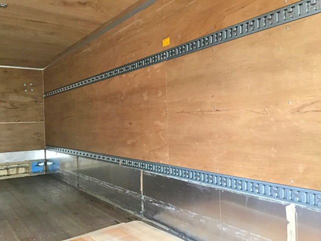 三菱ふそうファイターアルミバン中型（4t）[写真08]