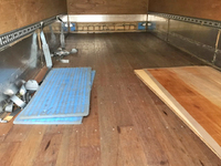 三菱ふそうファイターアルミバン中型（4t）[写真09]