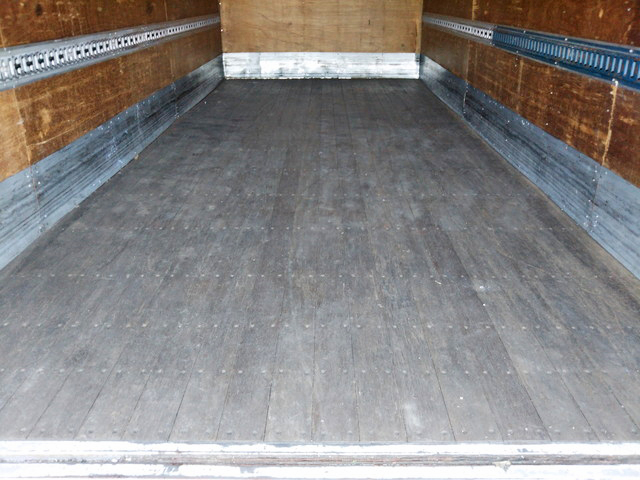 三菱ふそうファイターアルミバン中型（4t）[写真16]