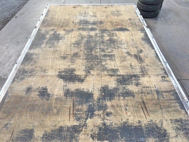 いすゞエルフ平ボディ小型（2t・3t）[写真13]