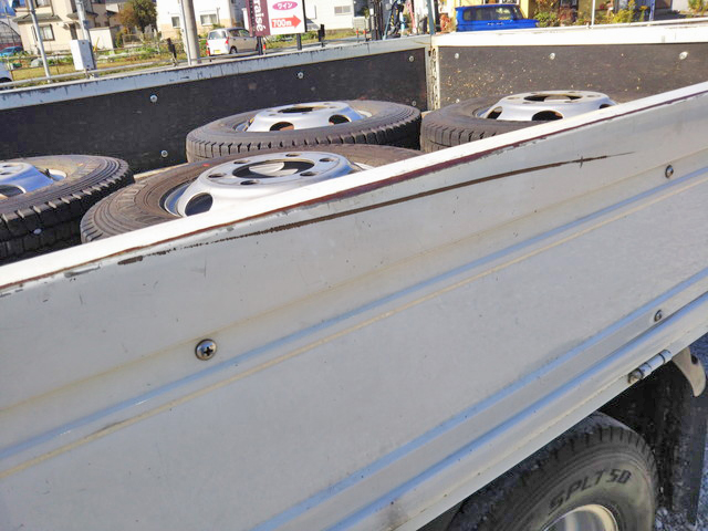 いすゞエルフ平ボディ小型（2t・3t）[写真14]