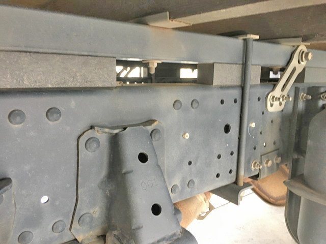 いすゞエルフ平ボディ小型（2t・3t）[写真21]