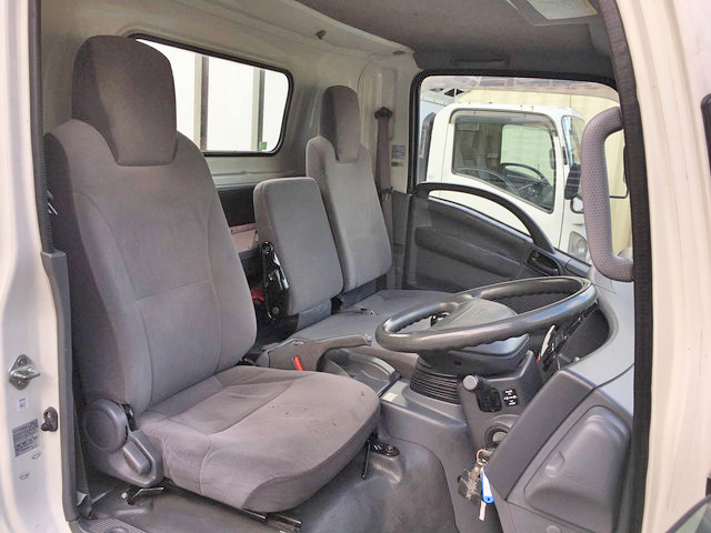 いすゞエルフ平ボディ小型（2t・3t）[写真32]