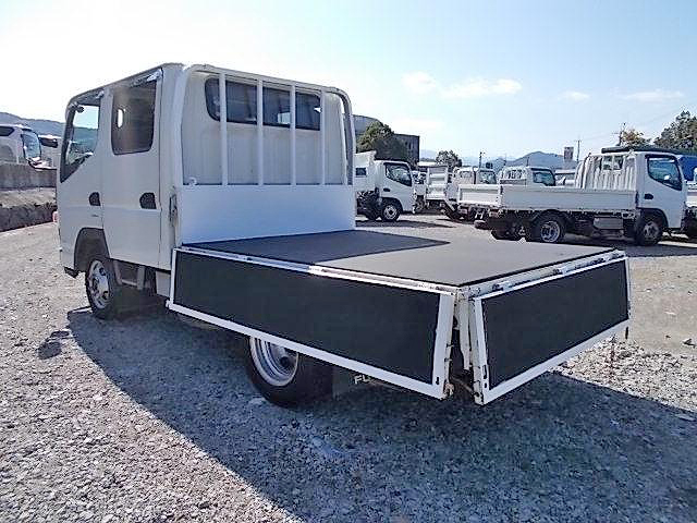 三菱ふそうキャンターダブルキャブ（Wキャブ）小型（2t・3t）[写真04]