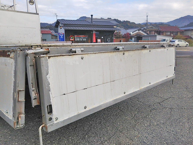 三菱ふそうキャンタークレーン4段小型（2t・3t）[写真13]