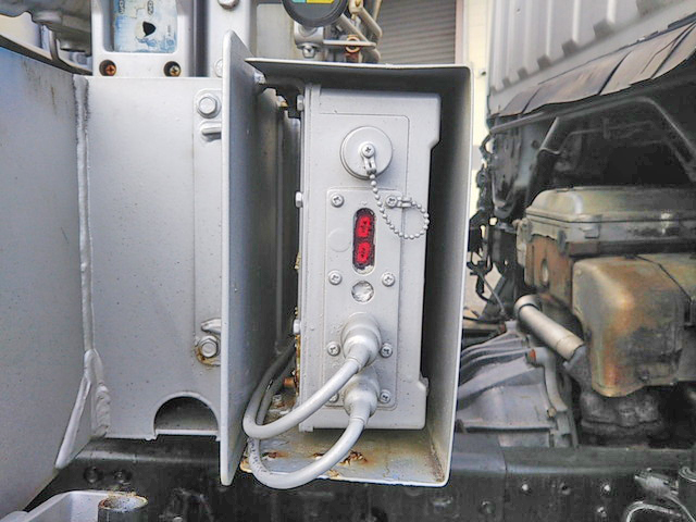 三菱ふそうキャンタークレーン4段小型（2t・3t）[写真18]