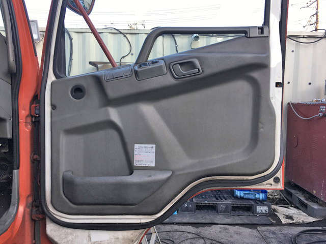 三菱ふそうファイターアルミウイング中型（4t）[写真29]