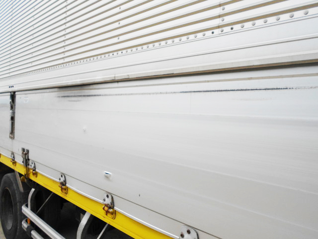 三菱ふそうファイターアルミウイング中型（4t）[写真12]