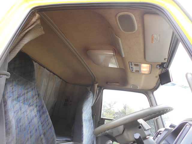 三菱ふそうファイターアルミウイング中型（4t）[写真17]