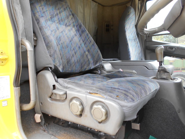 三菱ふそうファイターアルミウイング中型（4t）[写真18]