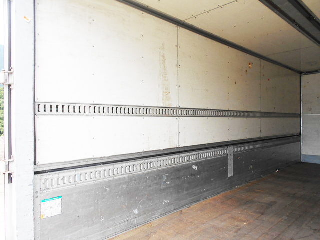 三菱ふそうファイターアルミウイング中型（4t）[写真08]