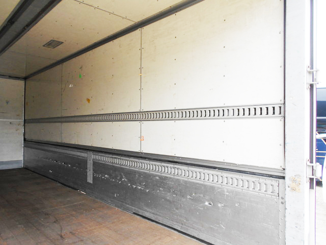 三菱ふそうファイターアルミウイング中型（4t）[写真09]