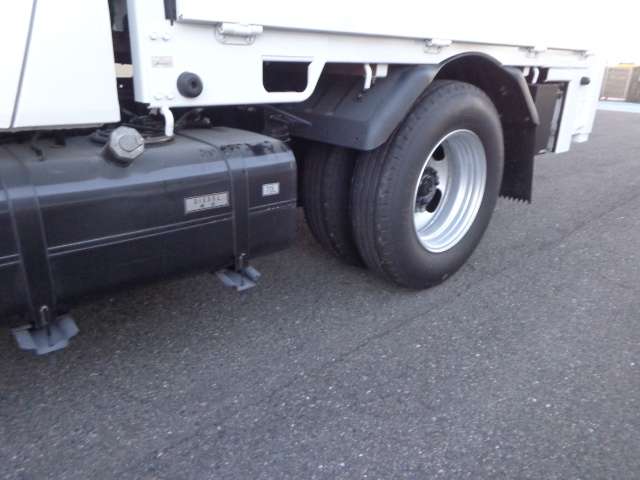 三菱ふそうキャンターダブルキャブ（Wキャブ）小型（2t・3t）[写真11]