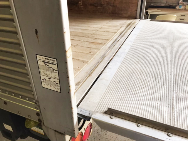 いすゞエルフアルミバン小型（2t・3t）[写真24]