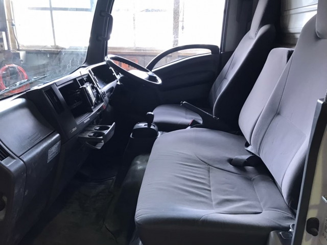 いすゞエルフアルミバン小型（2t・3t）[写真06]