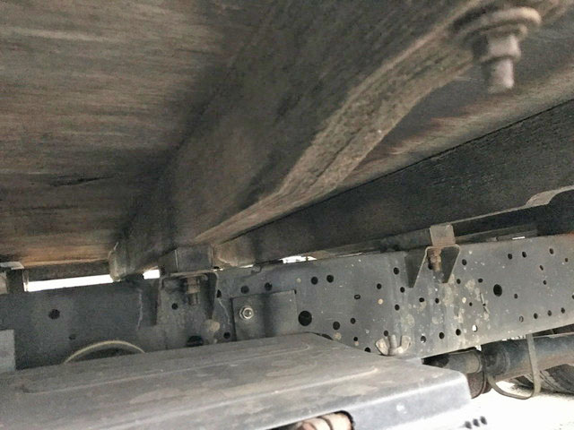 いすゞエルフ平ボディ小型（2t・3t）[写真19]